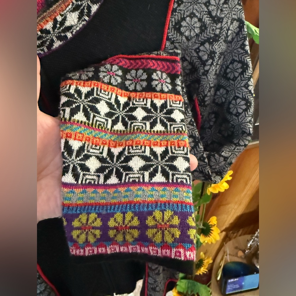 Icelandic Design Luna Zip Sweater - Picture 3 of 6